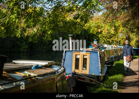 Il Grand Union Canal in Greenford con battelli Foto Stock