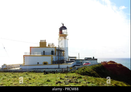 Faro Killantringan, vicino a Portpatrick, Dumfries and Galloway, Scozia. (Killantringan è derivata da 'Cill shaint Ringain' - St Ringan la cappella di San Ringain o Ringain essendo un rinvio medievale di San Ninian. Foto Stock