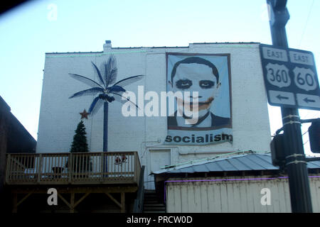 Richmond, VA, USA, 2009. Poster raffigurante il presidente Barack Obama come Joker del film di Batman 'The Dark Knight' con la didascalia 'socialismo'. Foto Stock