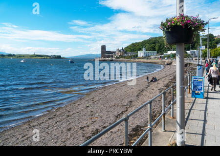 Guardando a nord lungo il lungomare di Oban, Argyll and Bute, Regno Unito Scozia Foto Stock