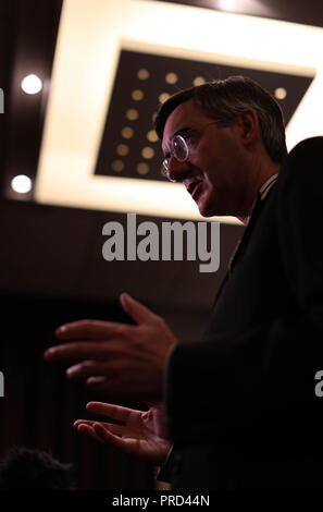 Giacobbe Rees-Mogg MP parla a lasciare significa lasciare evento presso il Novotel Birmingham Centre, durante il Partito Conservatore conferenza annuale a Birmingham. Foto Stock