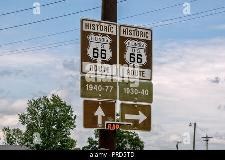 La storica Route 66 segni, Litchfield, Illinois, Stati Uniti d'America Foto Stock