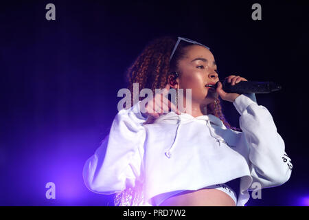 Ella Eyre esegue al 2018 Blackpool luminarie Switch-On concerto: Ella Eyre dove: Blackpool, Regno Unito quando: 31 Ago 2018 Credit: WENN.com Foto Stock