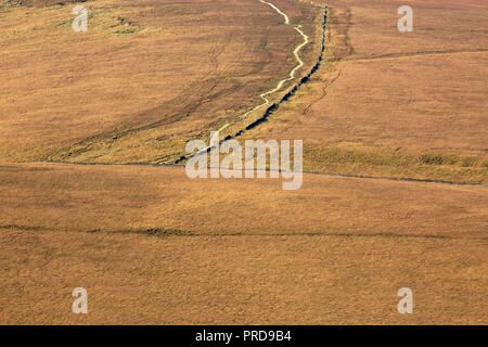 Paesaggio minimalista immagini del West Pennine Moors vicino a Bolton. Paesaggi senza cielo. Foto Stock