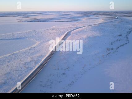 Tuktoyaktuk autostrada, NWT, Vista Aerea, Brian Martin RMSF Foto Stock