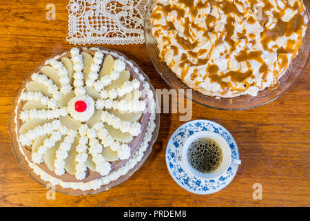 Vista superiore della torta e caffè Foto Stock