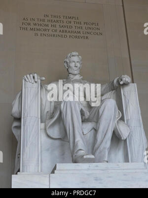 Il Lincoln Memorial presso il west end del National Mall di Washington, D.C. Statua di Lincoln progettato da Daniel francese in 1920. Foto: Tony Gale Foto Stock