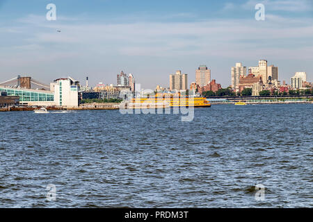 La città di New York, Stati Uniti d'America - 11 Giugno 2017: Il Staten Island Ferry partono da Battery Park a New York City Foto Stock