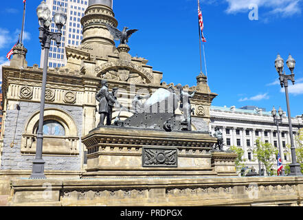 I soldati e marinai monumento sulla pubblica piazza nel centro di Cleveland, Ohio, Stati Uniti d'America per onorare i veterani della guerra Civile lo dalla contea di Cuyahoga. Foto Stock