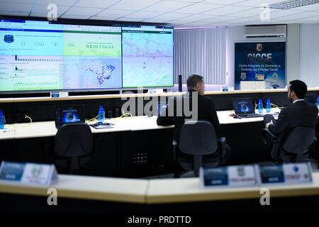 Brasilia, Brasile. 1° ottobre 2018. DF - Brasilia - 10/01/2018 - Apertura del 2018 Elezione Command Center - Lunedì 1 ottobre l elezione di Command Center per le elezioni 2018 dell'Ufficio federale di polizia ha aperto a Brasilia. Foto: Mateus Bonomi / AGIF Credito: AGIF/Alamy Live News Foto Stock