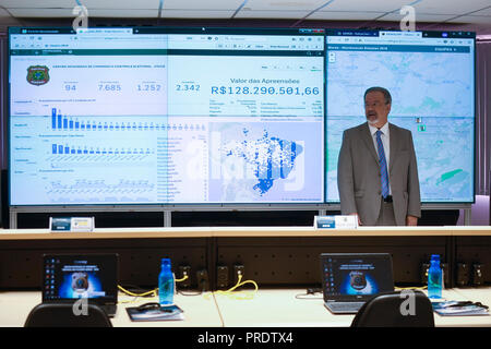 Brasilia, Brasile. 1° ottobre 2018. DF - Brasilia - 01/10/2018 - Apertura del centro di comando del 2018 elezioni - Raul Jungmann, ministro della pubblica sicurezza, partecipa a questo lunedì, 1 ottobre, dell'apertura del centro di comando del 2018 elezioni della Polizia Federale a Brasilia . Foto: Mateus Bonomi / AGIF Credito: AGIF/Alamy Live News Foto Stock