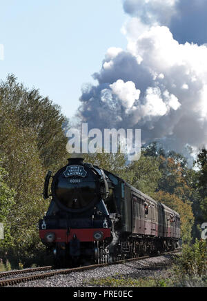 Il mondo-famoso Flying Scotsman 60103 treno a vapore locomotiva poteri lungo il Nene Valley Railway, a Peterborough, CAMBRIDGESHIRE, in data 1 ottobre 2018. Foto Stock