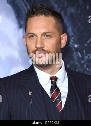 Westwood, CA, Stati Uniti d'America. 1 Ott 2018. 01 Ottobre 2018 - Westwood, California - Tom Hardy. ''Venom " Los Angeles Premiere detenute al Regency Village Theatre. Photo credit: Birdie Thompson/AdMedia Credito: Birdie Thompson/AdMedia/ZUMA filo/Alamy Live News Foto Stock
