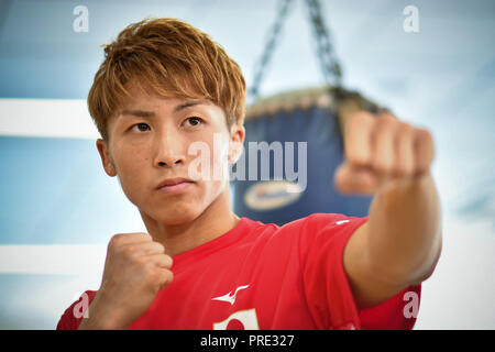 Yokohama Kanagawa, Giappone. 28 Sep, 2018. Naoya Inoue Boxe : Naoya Inoue del Giappone pone durante una conferenza stampa prima di un allenamento di media a Ohashi Boxing palestra di Yokohama Kanagawa, Giappone . Credito: Hiroaki Yamaguchi/AFLO/Alamy Live News Foto Stock