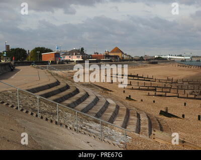 Sheerness, Kent, Regno Unito. 2 Ottobre, 2018. Regno Unito: Meteo sunny incantesimi e una sensazione di caldo all'aria in Sheerness, Kent. Credito: James Bell/Alamy Live News Foto Stock