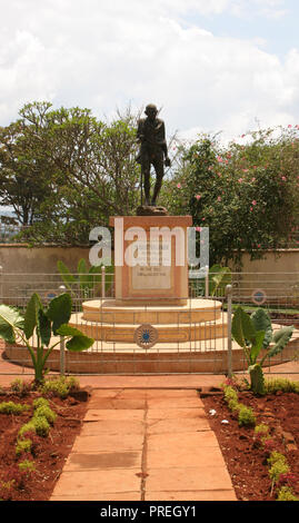 Statua del Mahatma Gandhi in Jinja, Uganda, Africa orientale. Foto Stock