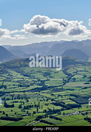 Il fells e le montagne del parco nazionale del Lake District, ripresa dall'aria, Nord Ovest Inghilterra, Cumbria, Regno Unito Foto Stock