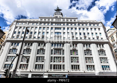 Edificio Gran Via 32 noto anche come Edificio Madrid-Parí, Gran Via, Madrid, Spagna. Foto Stock