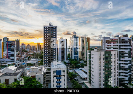 Skyline edifici in Boa Viagem Beach, Recife, Pernambuco, Brasile Foto Stock