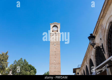 Vecchia Torre dell orologio nella città di Adana. Noto anche 'Buyuk Saat' Foto Stock