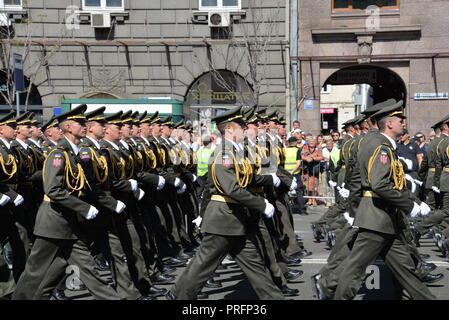 Parata militare nella capitale ucraina Foto Stock