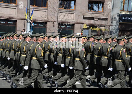 Parata militare nella capitale ucraina Foto Stock