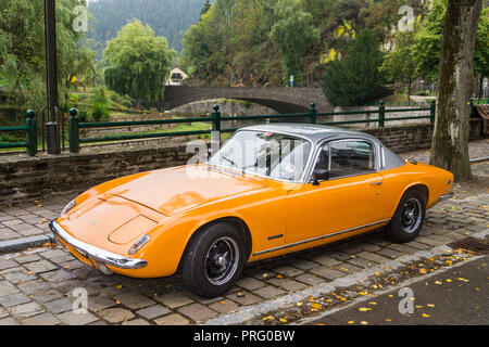 Hard top Lotus Elan Plus 2 auto sportiva, Esch-sur-Sûre, Granducato del Lussemburgo Foto Stock