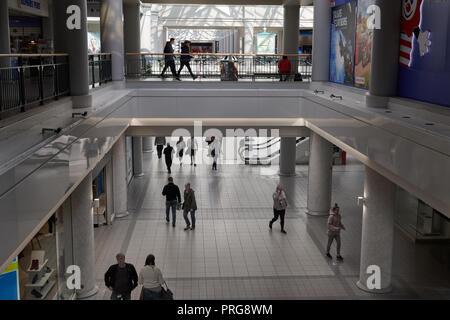 Interno del Howard centro shopping a Welwyn Garden City, Inghilterra. Foto Stock