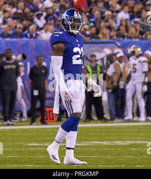 Minnesota Vikings Lativius Murray is forced out of bounds by New York Jets  Avery Williamson in the first half at MetLife Stadium in East Rutherford,  New Jersey on October 21, 2018. Photo