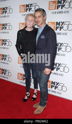 Ottobre 02, 2018 Claire Denis, Andrew Lauren frequentare la cinquantaseiesima New York Film Festival presenta Premiere di High Life a Alice Tully Hall, Lincoln Center di New York Ottobre 02, 2018 Credit:RW/MediaPunch Foto Stock