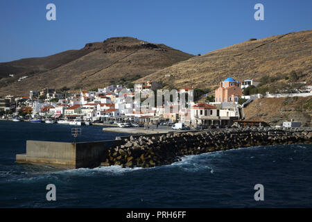 Kea Isola Grecia faro alla fine del molo Foto Stock