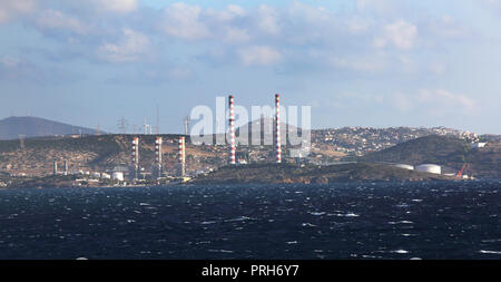 Lavrio Port Attica Grecia raffineria di petrolio Foto Stock