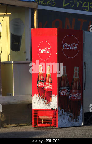 Lavrio Port Attica Grecia Coca Cola distributore Foto Stock