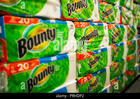 Visualizzazione della Procter & Gamble bontà del marchio asciugamani di carta in un supermercato a New York venerdì 28 settembre, 2018. (Â© Richard B. Levine) Foto Stock