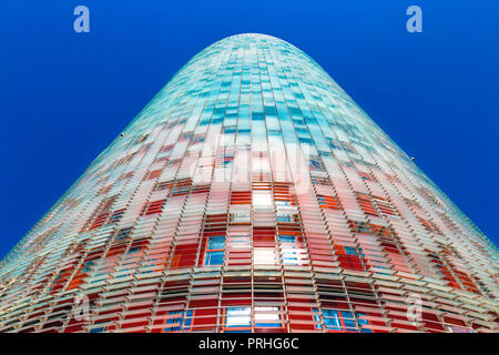 Torre Glòries (precedentemente noto come Torre Agbar) grattacielo a Barcellona, in Catalogna, Spagna Foto Stock