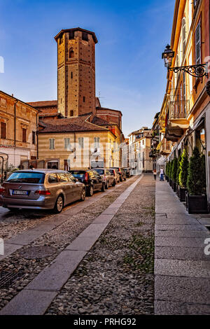 Italia Piemonte Vercelli Via Verdi Torre Avogadro Foto Stock