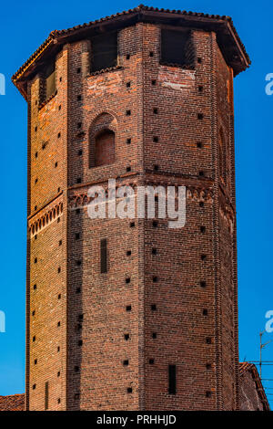 Italia Piemonte Vercelli Via Verdi Torre Avogadro Foto Stock