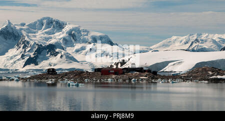 Cileno base antartica Gonzales Videla, vaporetto punto, Penisola Antartica Foto Stock