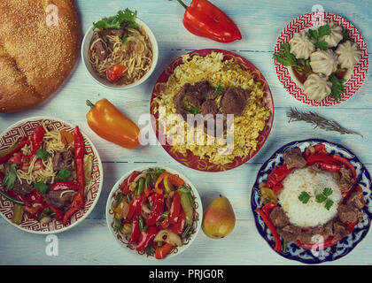 Cucina uigura, Asia tradizionali piatti assortiti, vista dall'alto Foto Stock