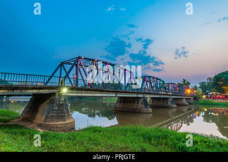 CHIANG MAI, Thailandia - Mar.21, 2018 : lo storico ponte in ferro di Chiang Mai, Thailandia Foto Stock
