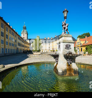 Heidecksburg Castke, residenza barocca dei principi di Schwarzburg-Rudolstadt, fontana nel cortile, Rudolstadt Foto Stock