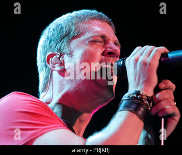 Rob Thomas esegue in concerto al Mizner Park anfiteatro in Boca Raton, Florida il 24 maggio 2006. Foto Stock