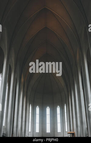 REYKJAVIK, Islanda - 22 giugno 2018: interno della bella chiesa Hallgrimskirkja in Reykjavik Foto Stock