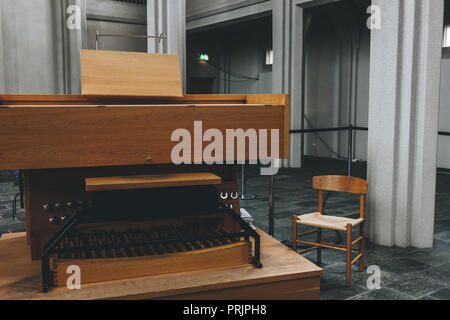 REYKJAVIK, Islanda - 22 giugno 2018: organo tastiera sulla chiesa Hallgrimskirkja in Reykjavik Foto Stock