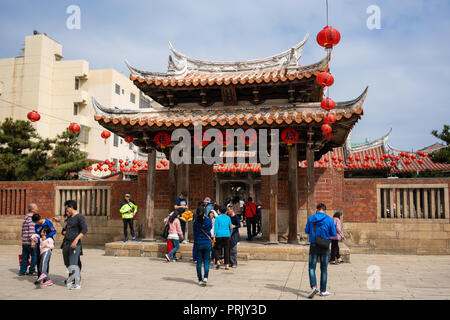 16 febbraio 2018, Lukang Changhua Taiwan : Lugang tempio Longshan con turisti in Lukuang Taiwan Foto Stock