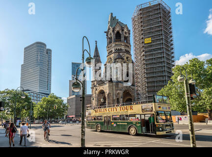 Berlino Kurfuerstendamm di fronte alla Gedaechtnisskirche, Germania Foto Stock