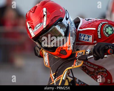 Clausola Vissing sulla linea di partenza durante speedway corrispondenza tra le tigri di Glasgow e Newcastle diamanti su una pista in Glasgow. Foto Stock