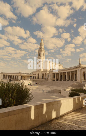 Santuario di Fatima, Portogallo. Mete importanti per la Chiesa cattolica pellegrini e turisti Foto Stock