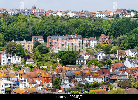 Una località balneare di Hastings dalla East Hill, Sussex, Inghilterra Foto Stock