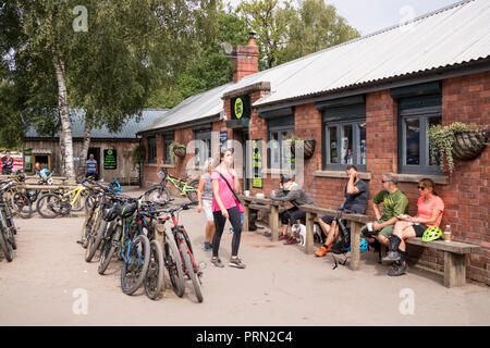 Il ciclo di Pedalabikeaway centro nella Foresta di Dean, Gloucestershire, England, Regno Unito Foto Stock